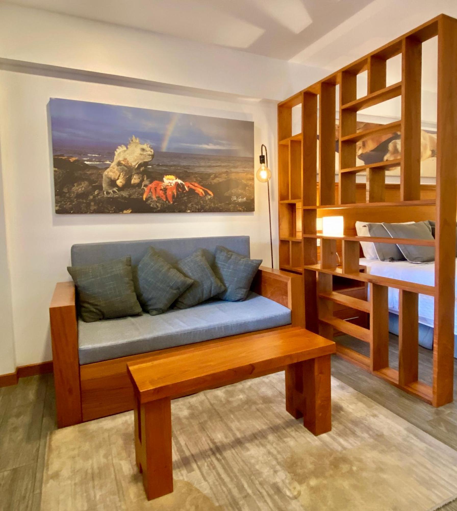 Torre Mar Galapagos Boutique Suites プエルトアヨラ エクステリア 写真