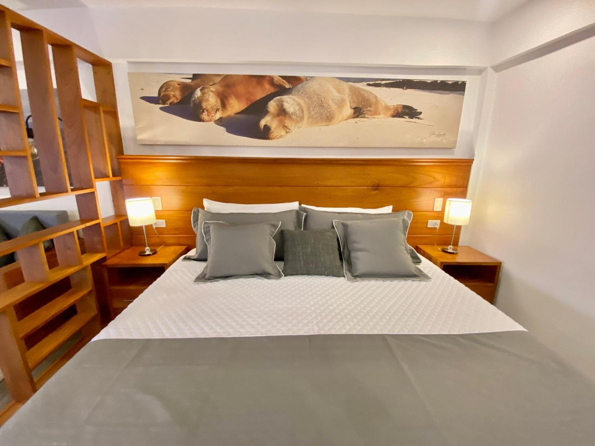 Torre Mar Galapagos Boutique Suites プエルトアヨラ エクステリア 写真