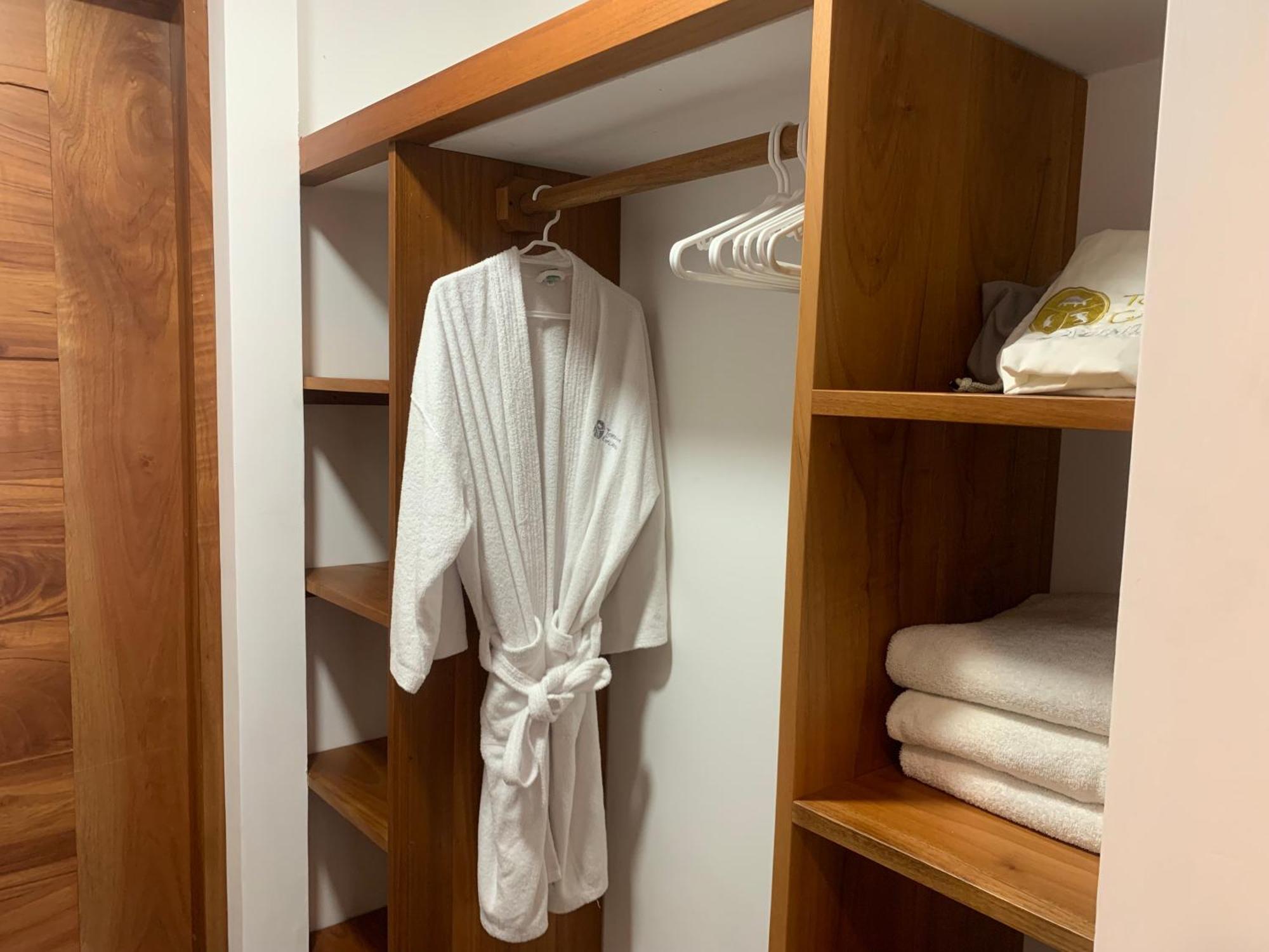 Torre Mar Galapagos Boutique Suites プエルトアヨラ エクステリア 写真