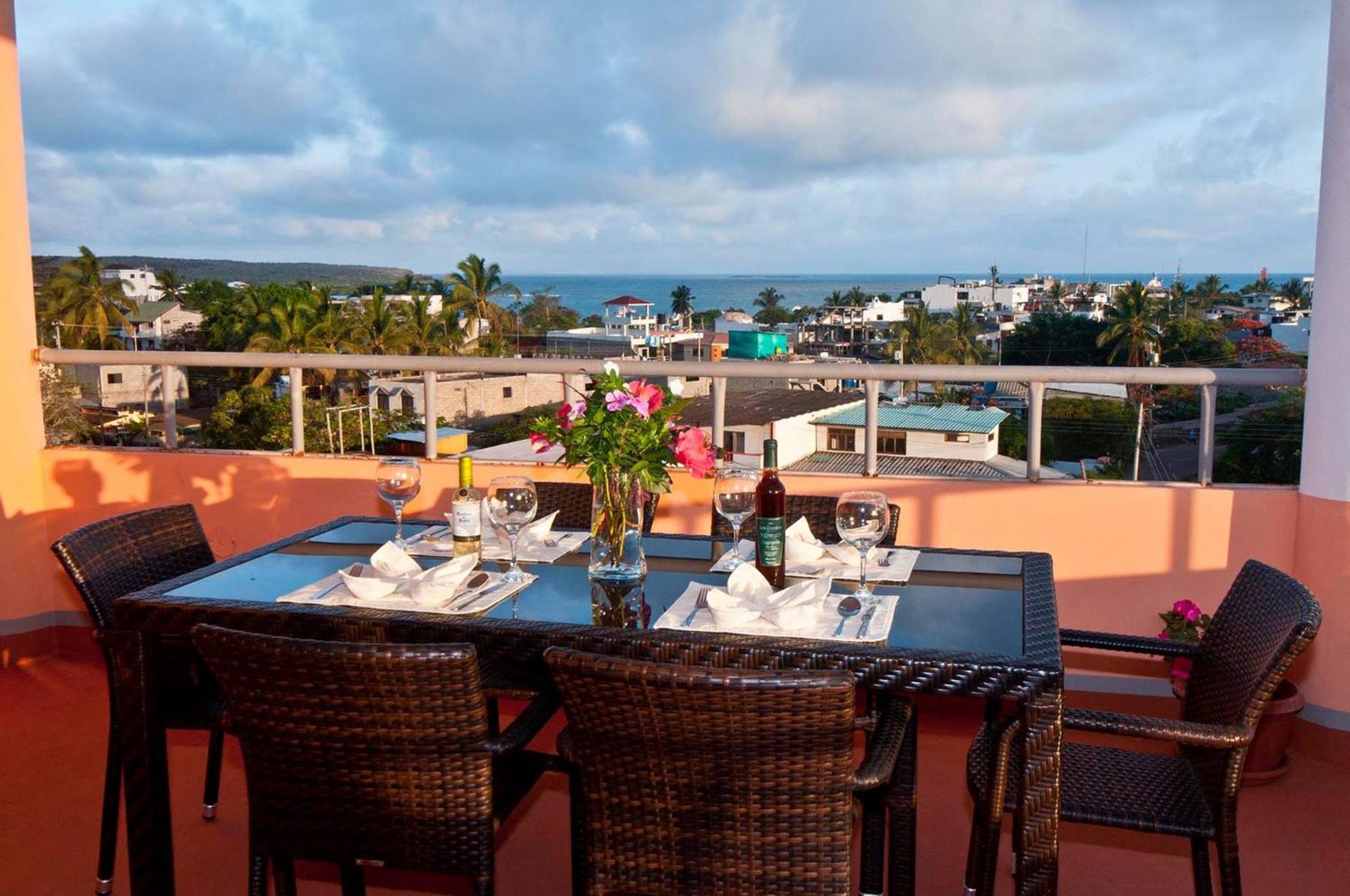 Torre Mar Galapagos Boutique Suites プエルトアヨラ エクステリア 写真