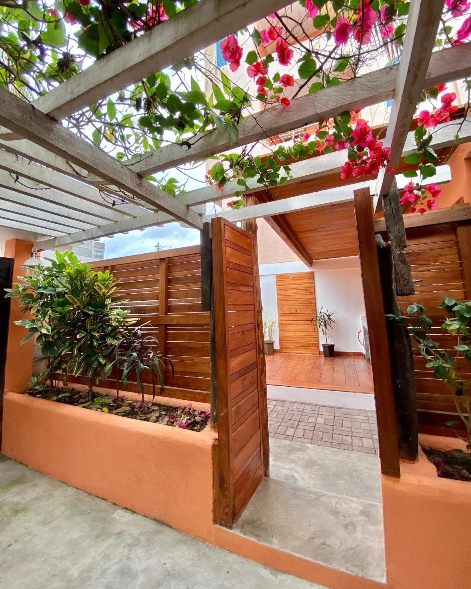 Torre Mar Galapagos Boutique Suites プエルトアヨラ エクステリア 写真