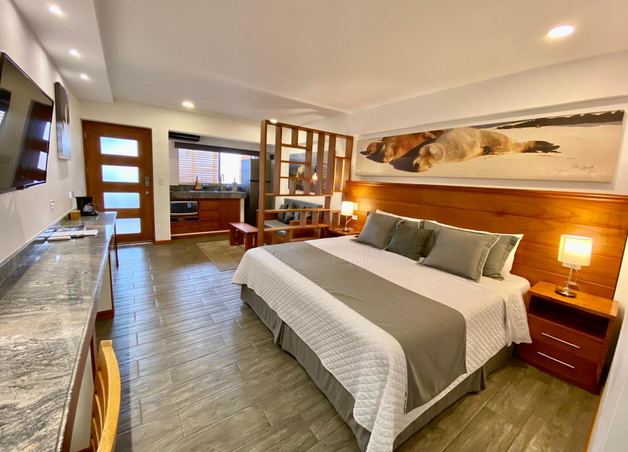 Torre Mar Galapagos Boutique Suites プエルトアヨラ エクステリア 写真