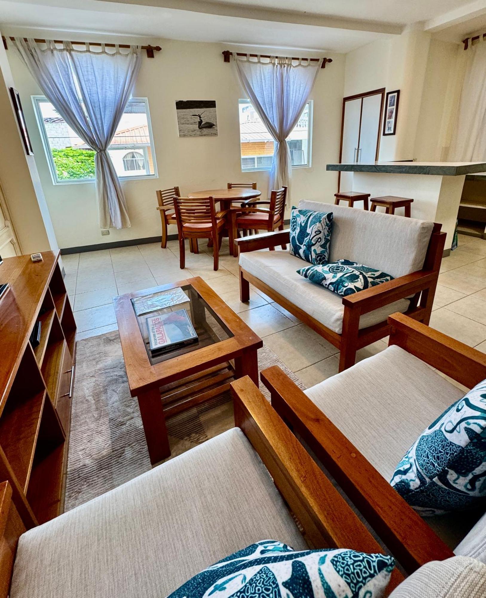 Torre Mar Galapagos Boutique Suites プエルトアヨラ エクステリア 写真